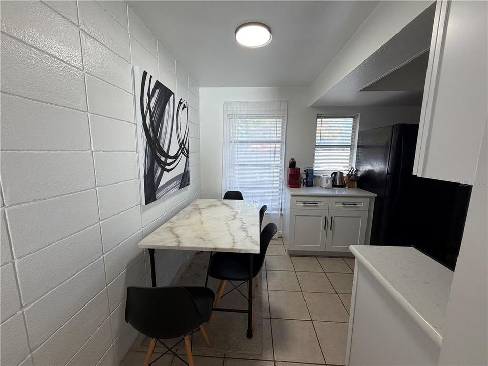 В аренду: $1,800 (2 спален, 1 ванн, 1704 Квадратных фут)