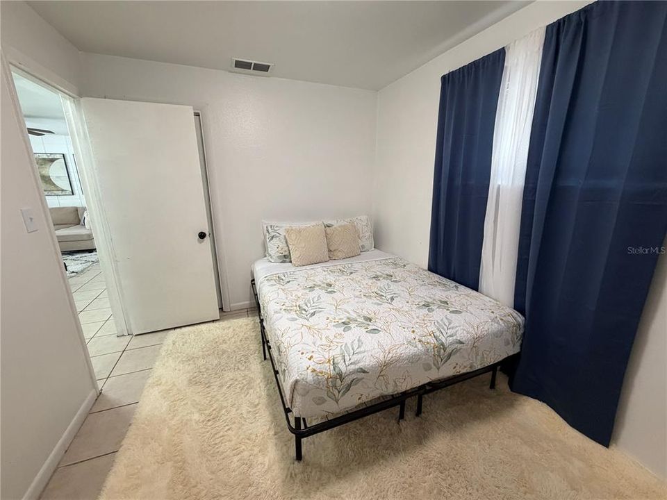 В аренду: $1,800 (2 спален, 1 ванн, 1704 Квадратных фут)