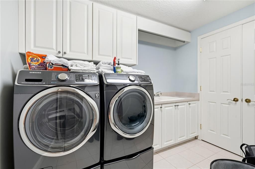 For Rent: $9,500 (2 beds, 2 baths, 2850 Square Feet)