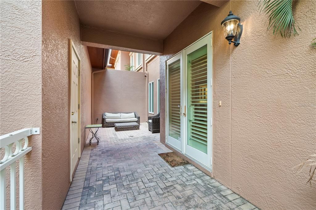 For Rent: $9,500 (2 beds, 2 baths, 2850 Square Feet)