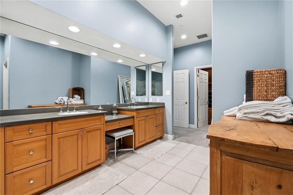 For Rent: $9,500 (2 beds, 2 baths, 2850 Square Feet)