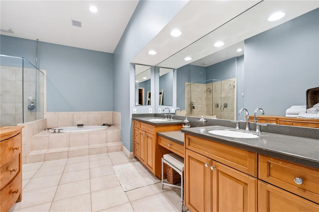 For Rent: $9,500 (2 beds, 2 baths, 2850 Square Feet)