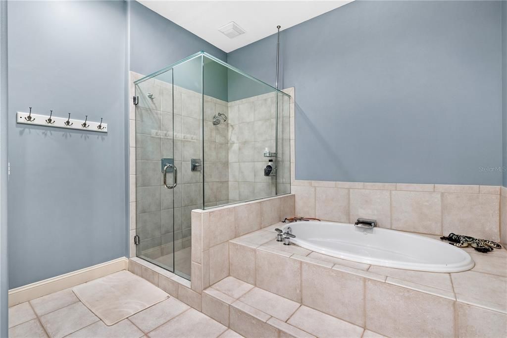 For Rent: $9,500 (2 beds, 2 baths, 2850 Square Feet)