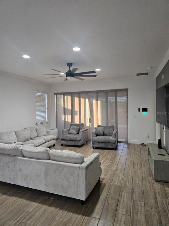 En Renta: $2,950 (5 camas, 3 baños, 2732 Pies cuadrados)