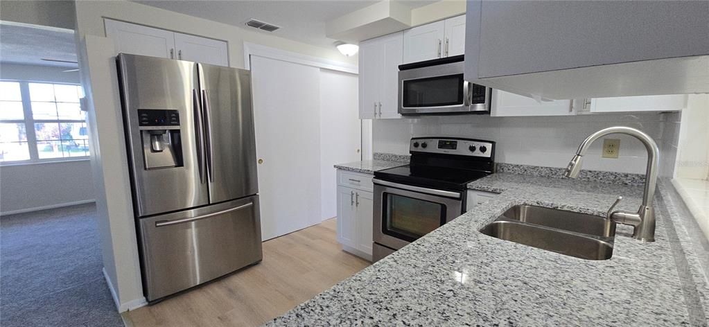 En Venta: $259,900 (2 camas, 2 baños, 1249 Pies cuadrados)