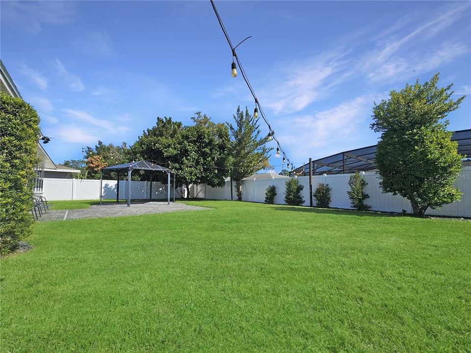 Под контрактом: $2,850 (4 спален, 2 ванн, 1871 Квадратных фут)