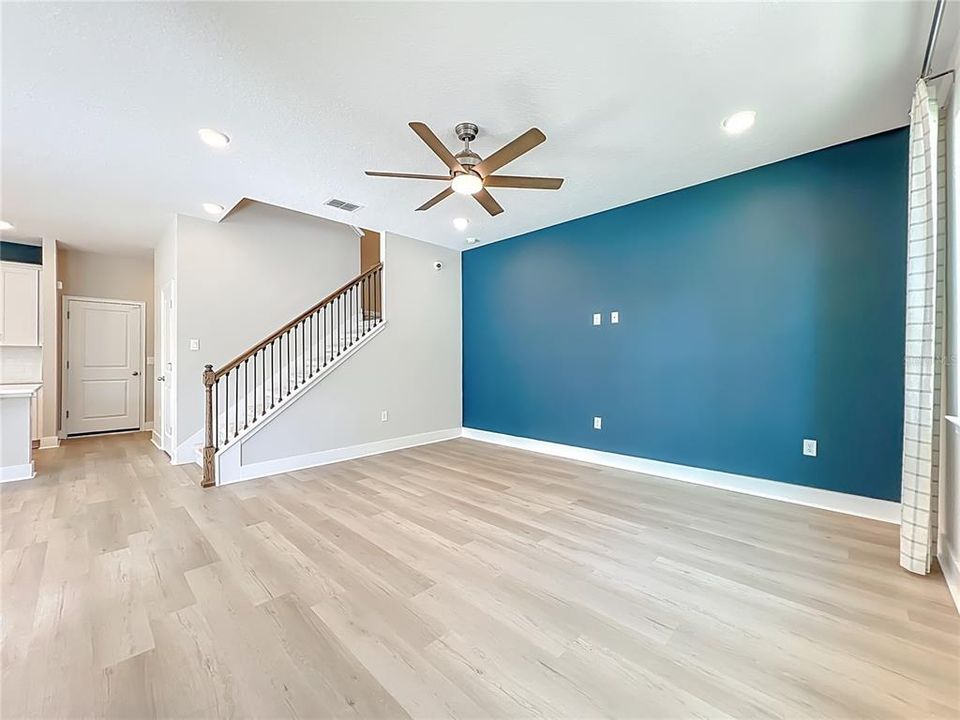 待售: $359,995 (4 贝兹, 2 浴室, 1960 平方英尺)