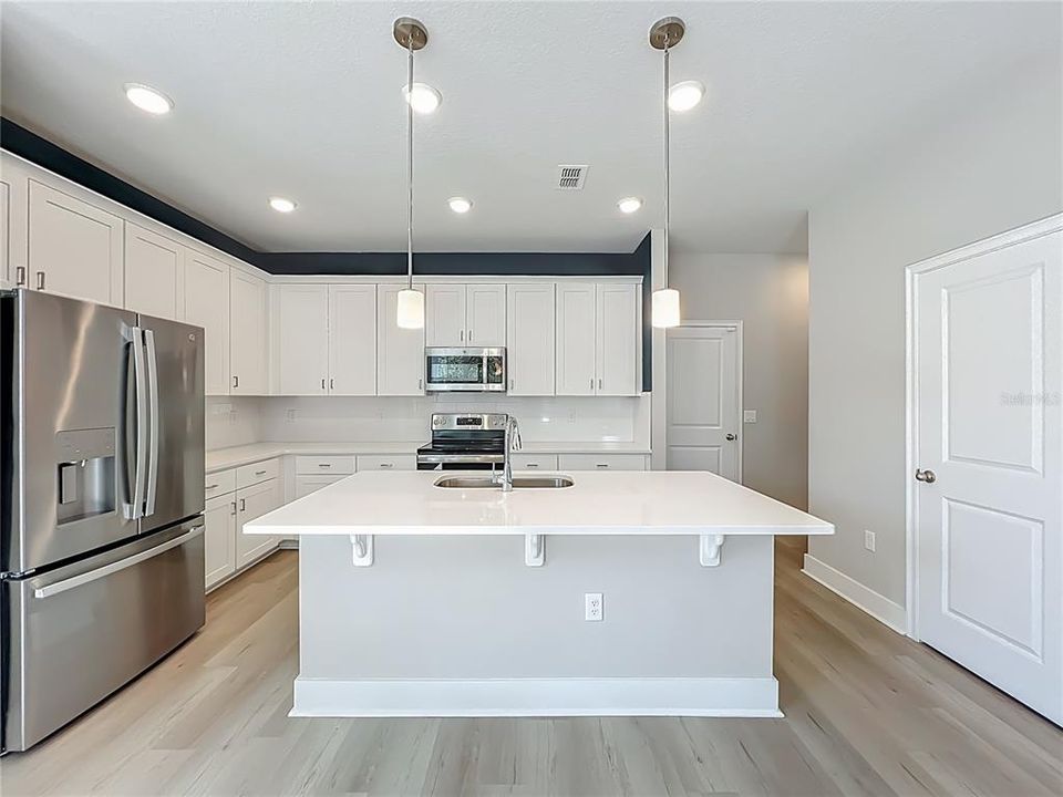 待售: $359,995 (4 贝兹, 2 浴室, 1960 平方英尺)