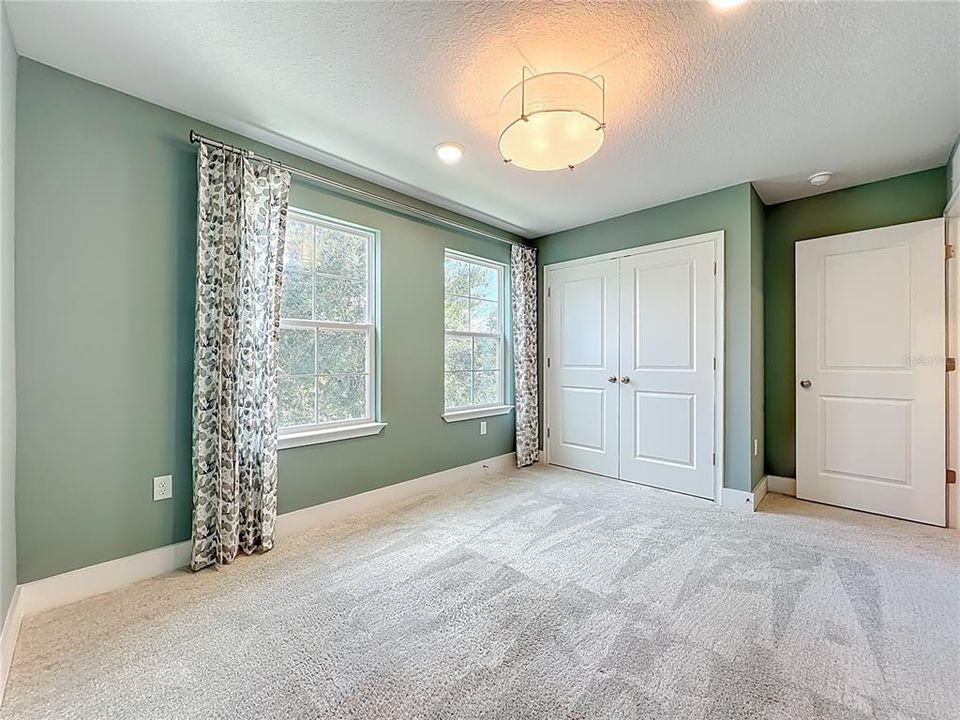 待售: $359,995 (4 贝兹, 2 浴室, 1960 平方英尺)