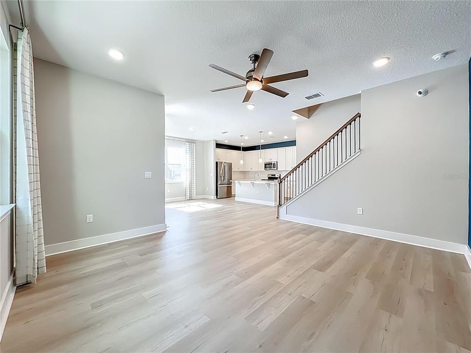 待售: $359,995 (4 贝兹, 2 浴室, 1960 平方英尺)