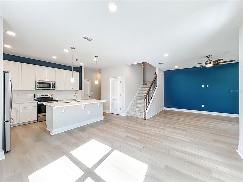 待售: $359,995 (4 贝兹, 2 浴室, 1960 平方英尺)