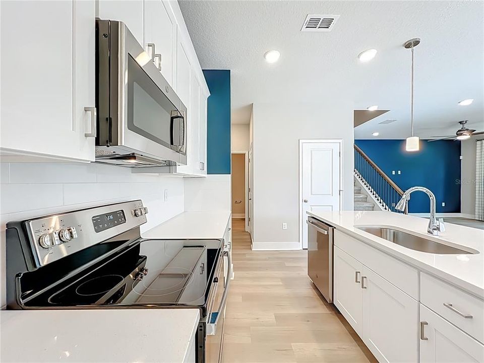 待售: $359,995 (4 贝兹, 2 浴室, 1960 平方英尺)