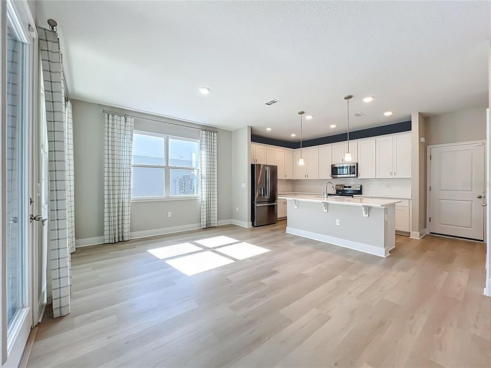 待售: $359,995 (4 贝兹, 2 浴室, 1960 平方英尺)