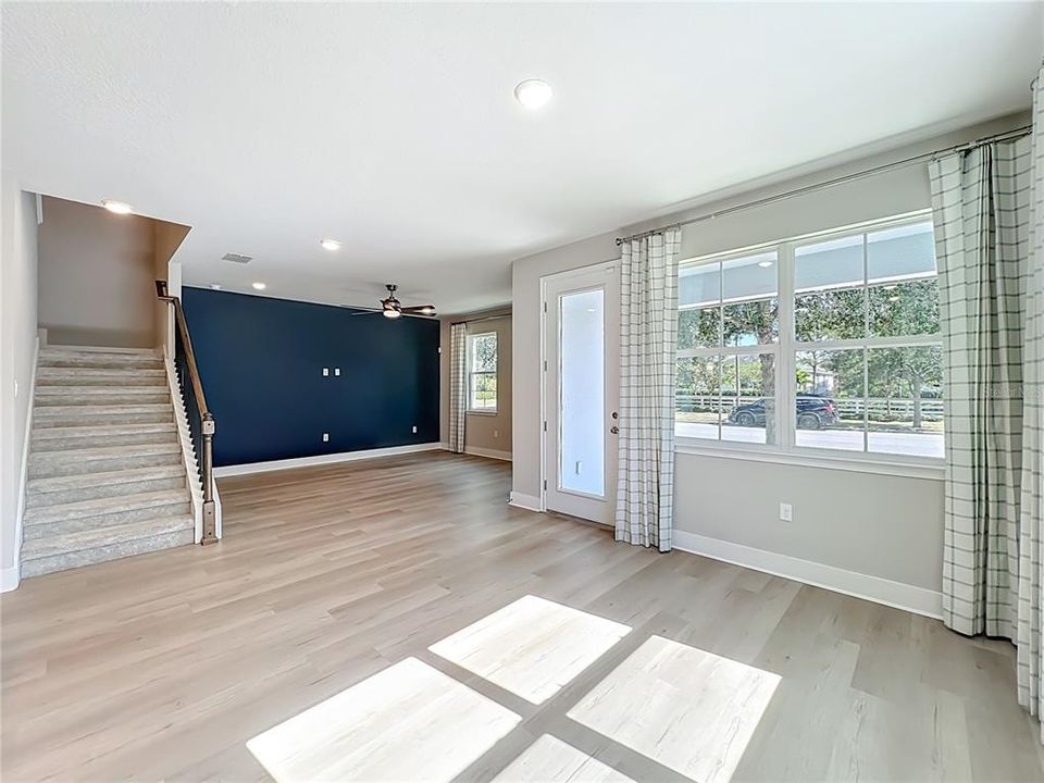 待售: $359,995 (4 贝兹, 2 浴室, 1960 平方英尺)