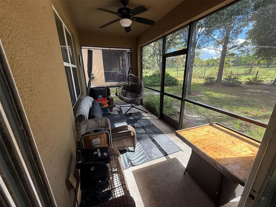 For Sale: $300,000 (2 beds, 2 baths, 1437 Square Feet)