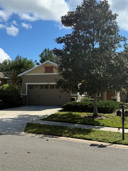 For Sale: $300,000 (2 beds, 2 baths, 1437 Square Feet)