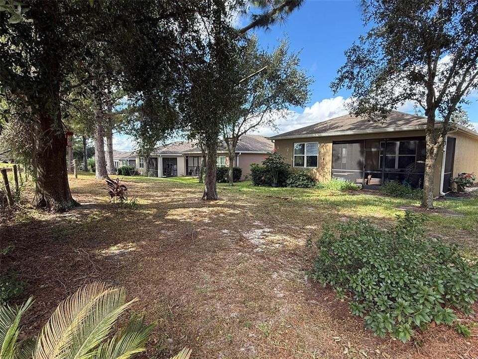 For Sale: $300,000 (2 beds, 2 baths, 1437 Square Feet)