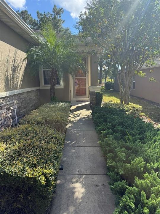 For Sale: $300,000 (2 beds, 2 baths, 1437 Square Feet)