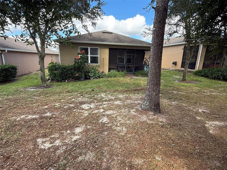 For Sale: $300,000 (2 beds, 2 baths, 1437 Square Feet)