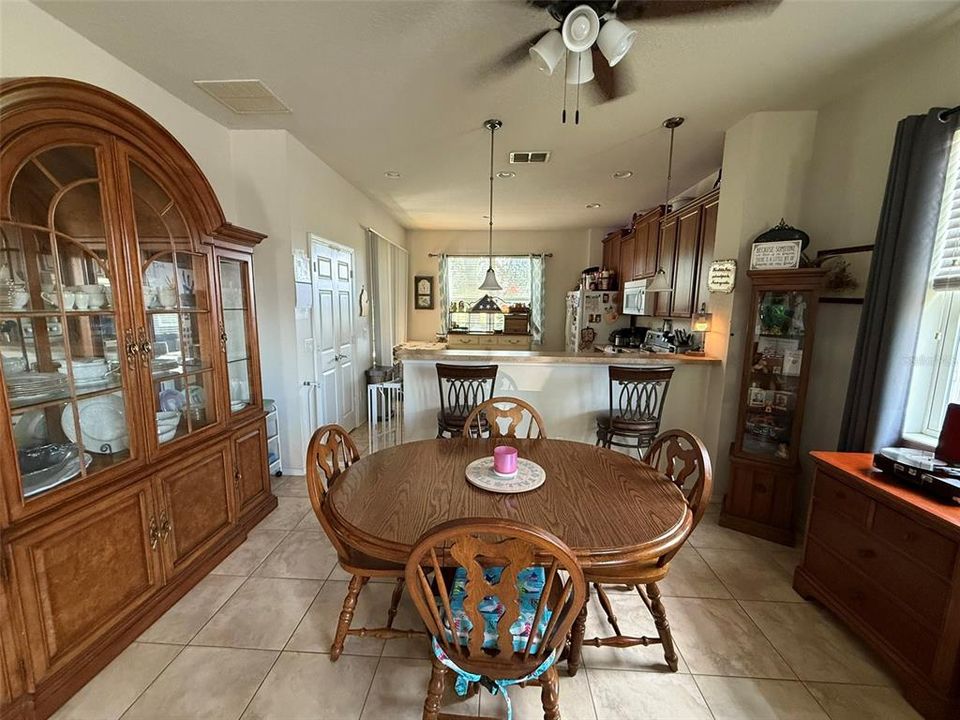 For Sale: $300,000 (2 beds, 2 baths, 1437 Square Feet)