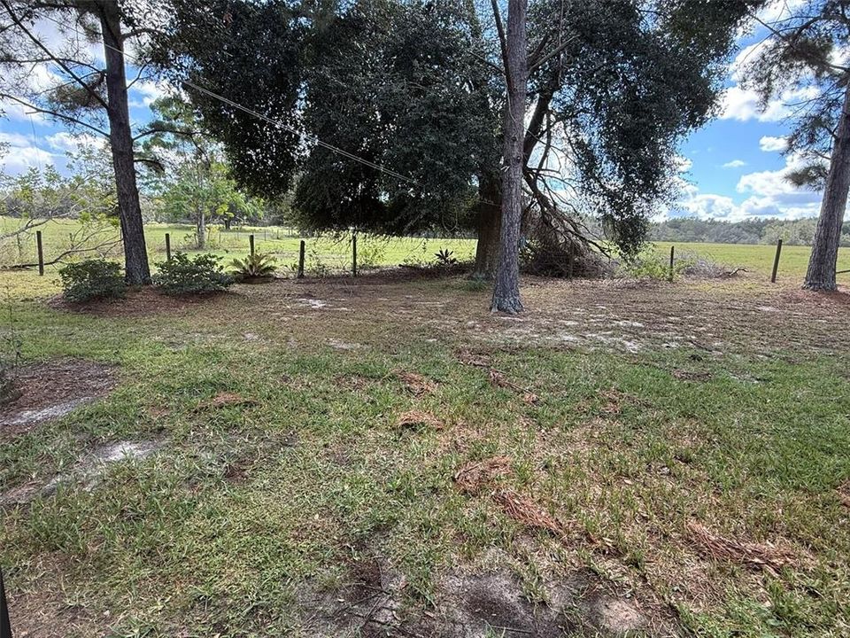 For Sale: $300,000 (2 beds, 2 baths, 1437 Square Feet)