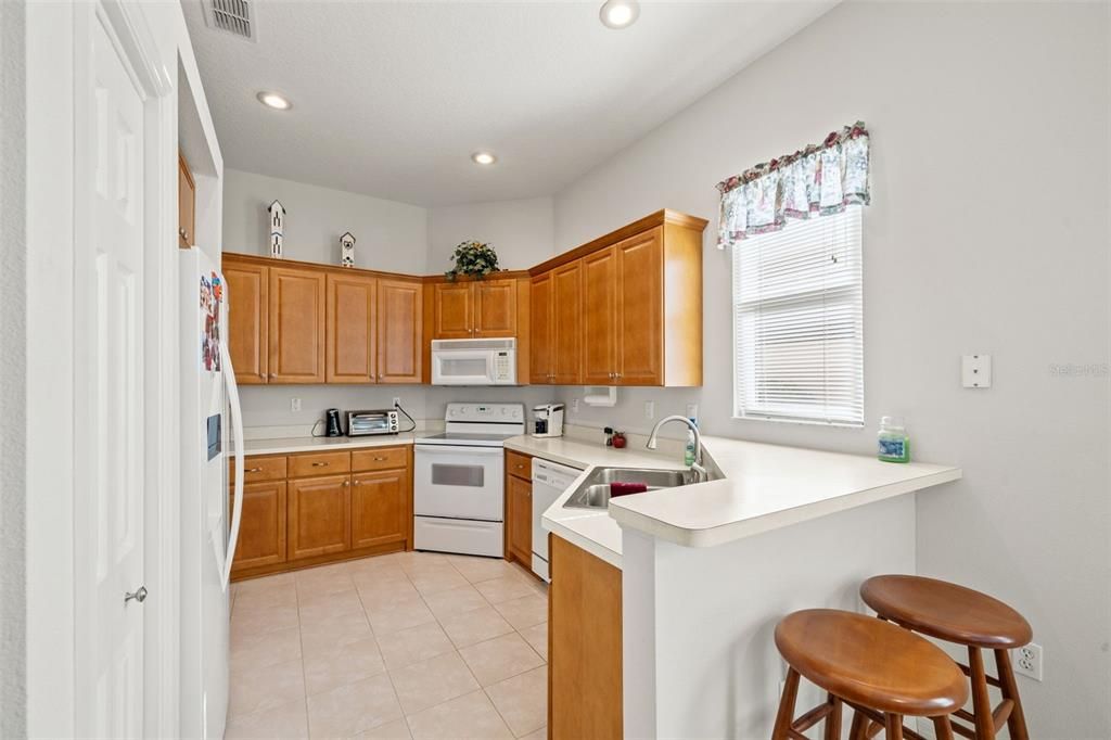 For Sale: $275,000 (2 beds, 2 baths, 1565 Square Feet)