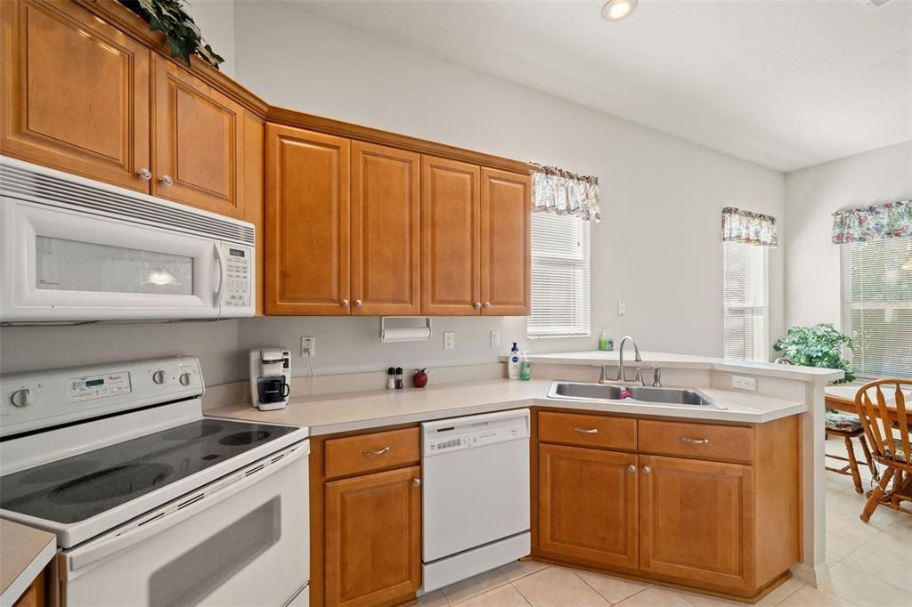 For Sale: $275,000 (2 beds, 2 baths, 1565 Square Feet)