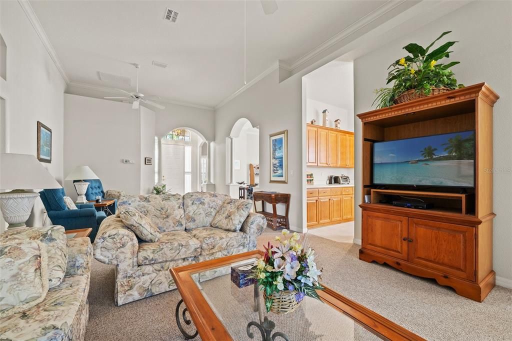 For Sale: $275,000 (2 beds, 2 baths, 1565 Square Feet)