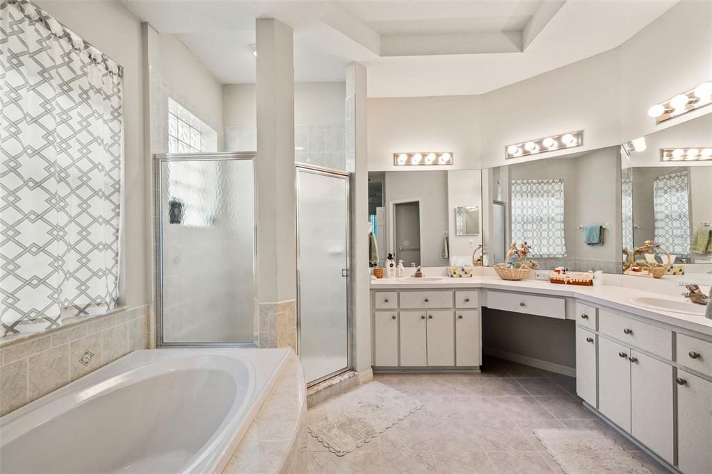 For Sale: $275,000 (2 beds, 2 baths, 1565 Square Feet)