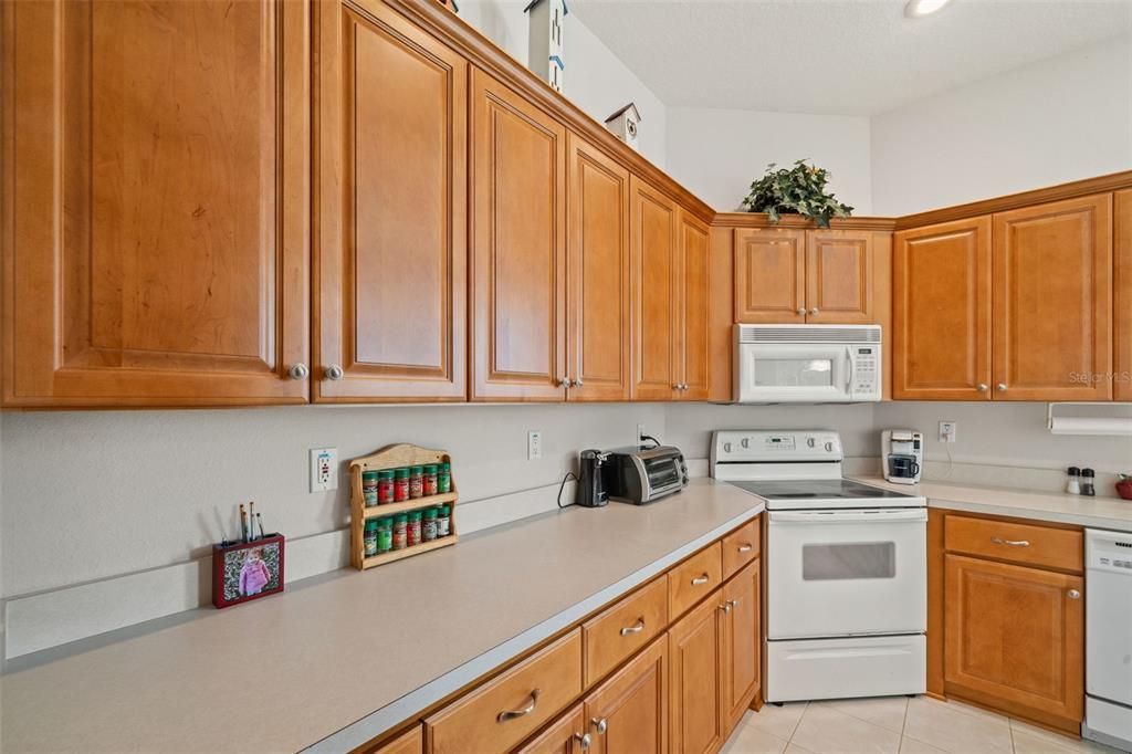 For Sale: $275,000 (2 beds, 2 baths, 1565 Square Feet)