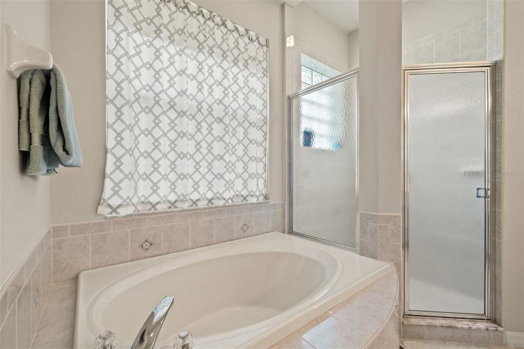 For Sale: $275,000 (2 beds, 2 baths, 1565 Square Feet)