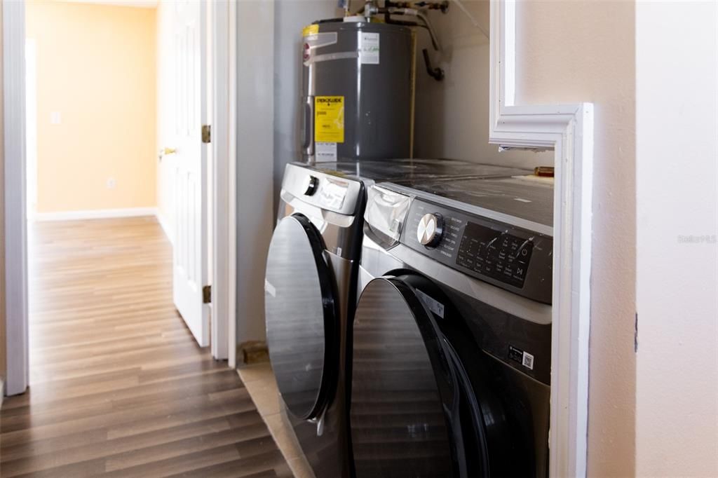 出租: $2,200 (4 贝兹, 2 浴室, 2150 平方英尺)