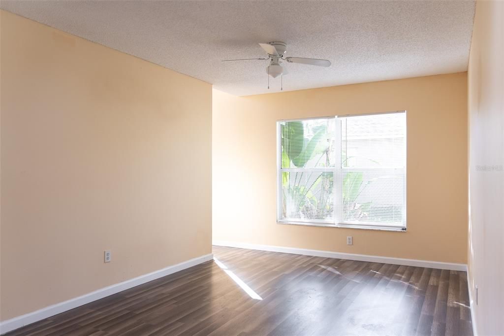 出租: $2,200 (4 贝兹, 2 浴室, 2150 平方英尺)