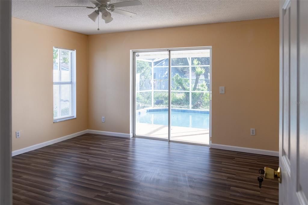 出租: $2,200 (4 贝兹, 2 浴室, 2150 平方英尺)