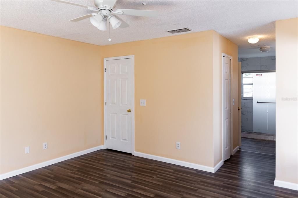 出租: $2,200 (4 贝兹, 2 浴室, 2150 平方英尺)