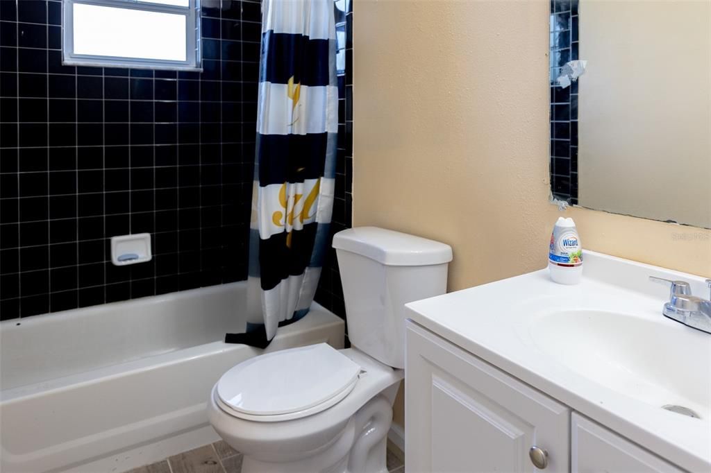 出租: $2,200 (4 贝兹, 2 浴室, 2150 平方英尺)