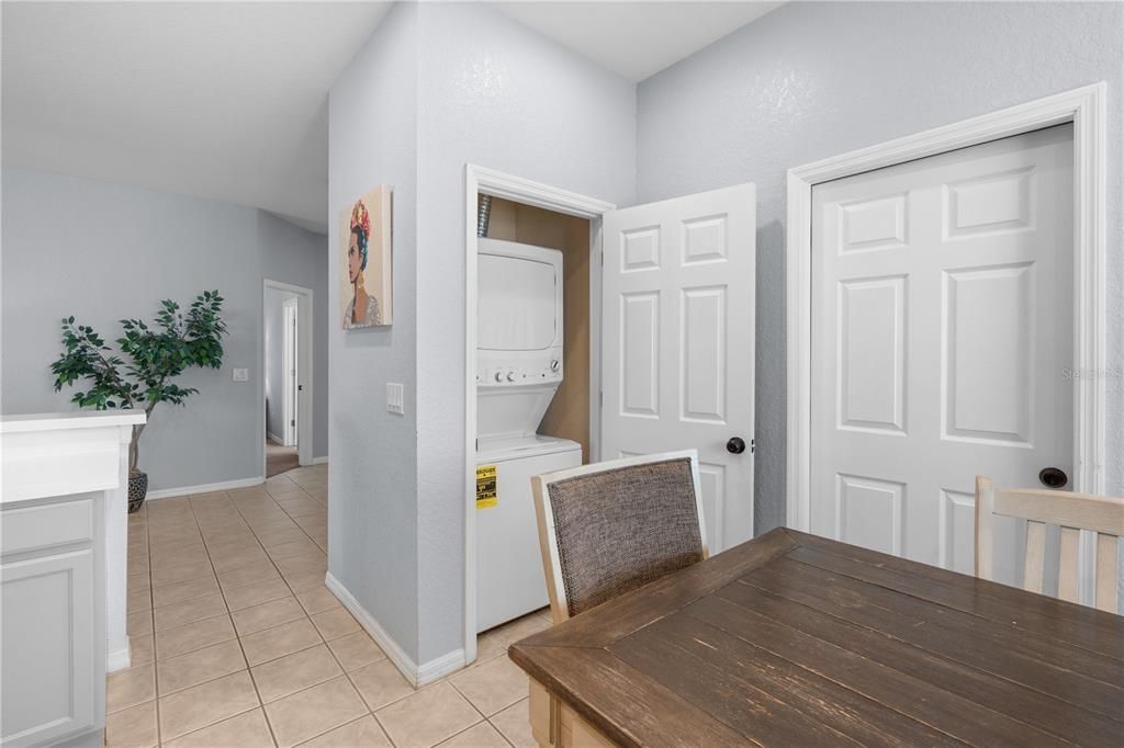 На продажу: $445,000 (4 спален, 3 ванн, 1658 Квадратных фут)