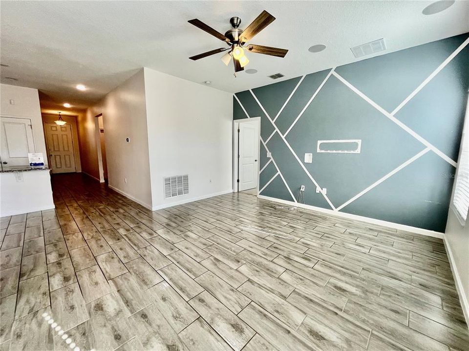 出租: $2,250 (4 贝兹, 2 浴室, 1600 平方英尺)