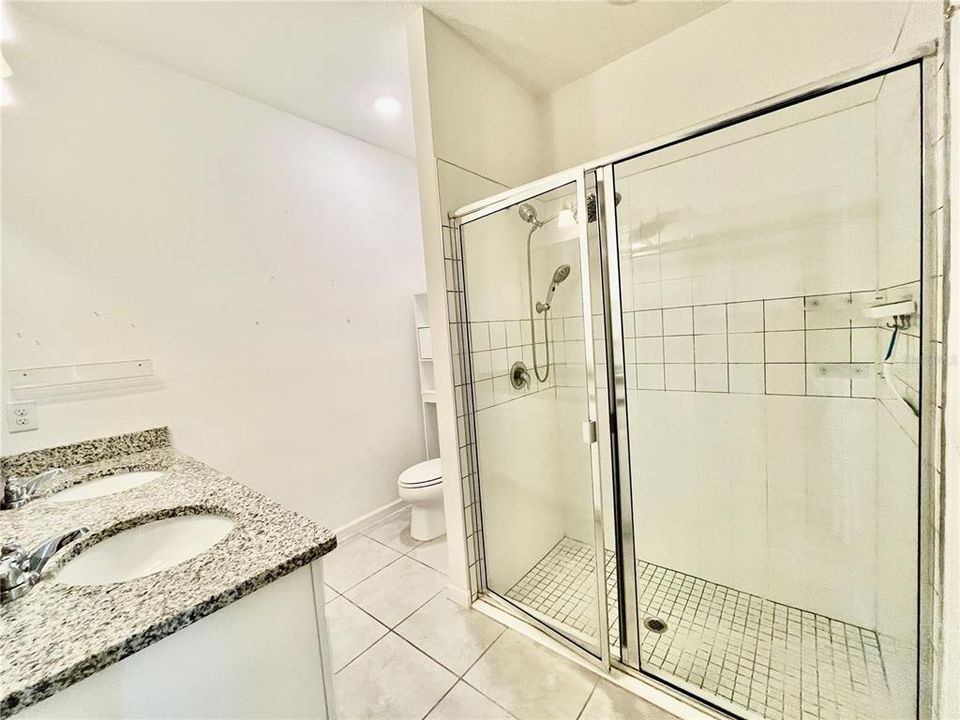 出租: $2,250 (4 贝兹, 2 浴室, 1600 平方英尺)