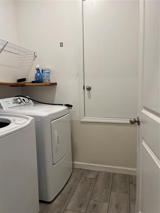 出租: $2,250 (4 贝兹, 2 浴室, 1600 平方英尺)