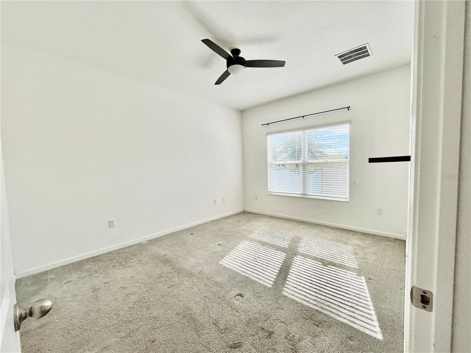 出租: $2,250 (4 贝兹, 2 浴室, 1600 平方英尺)