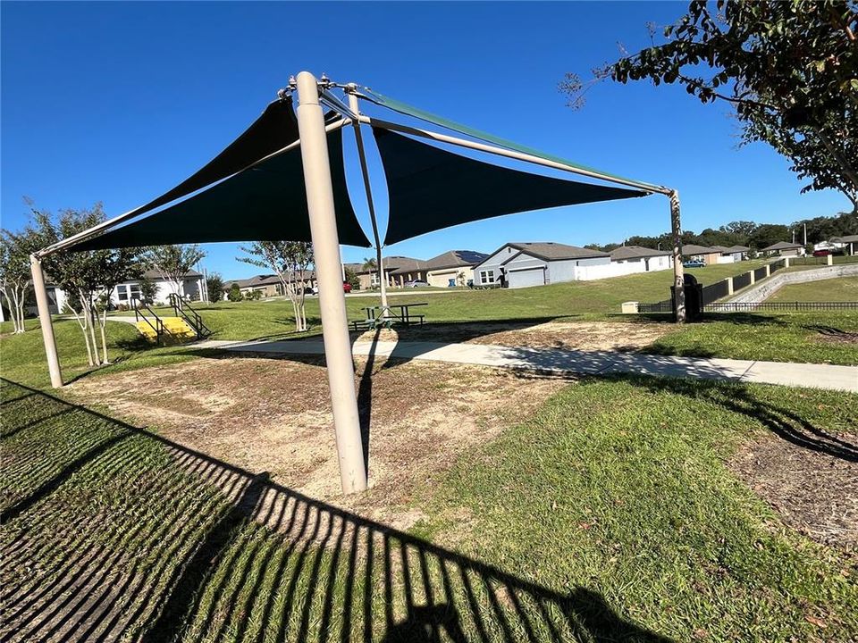 出租: $2,250 (4 贝兹, 2 浴室, 1600 平方英尺)