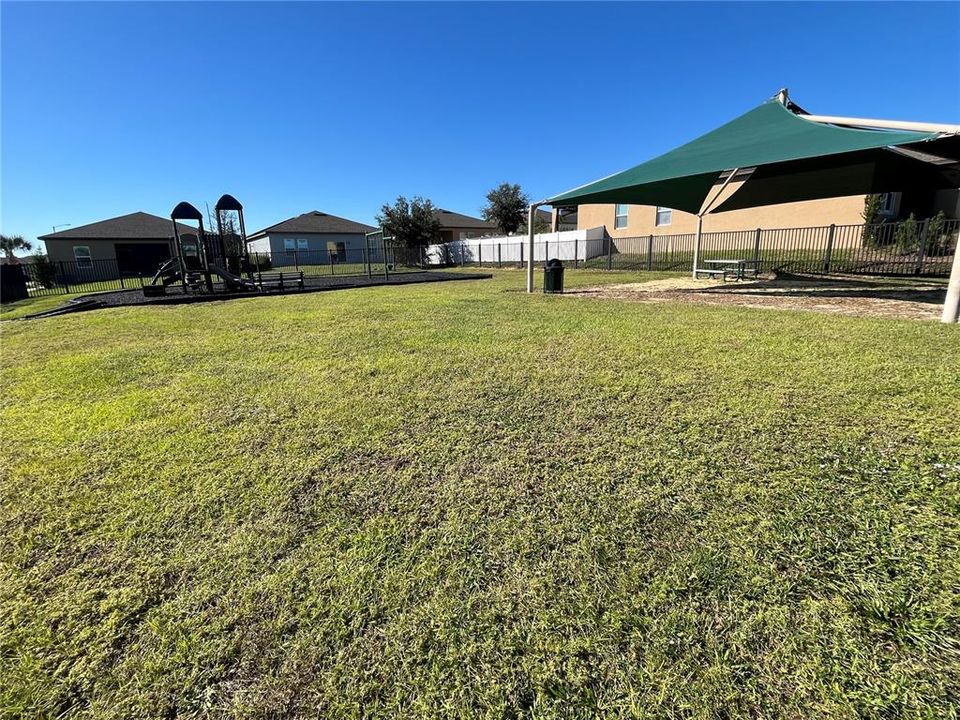 出租: $2,250 (4 贝兹, 2 浴室, 1600 平方英尺)