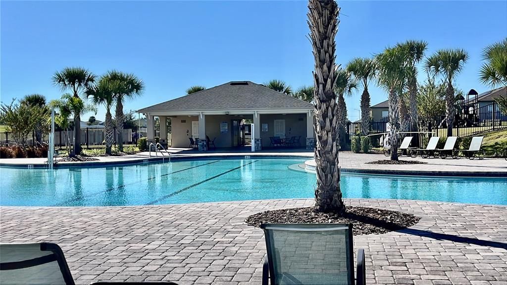 出租: $2,250 (4 贝兹, 2 浴室, 1600 平方英尺)