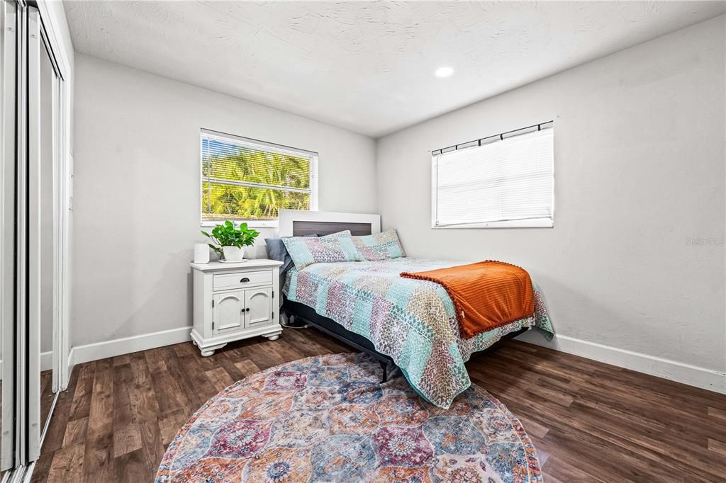 For Sale: $349,000 (3 beds, 1 baths, 1018 Square Feet)