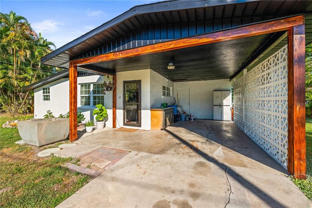 For Sale: $349,000 (3 beds, 1 baths, 1018 Square Feet)