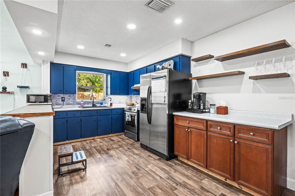 For Sale: $349,000 (3 beds, 1 baths, 1018 Square Feet)