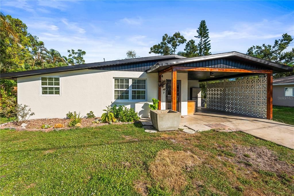 For Sale: $349,000 (3 beds, 1 baths, 1018 Square Feet)