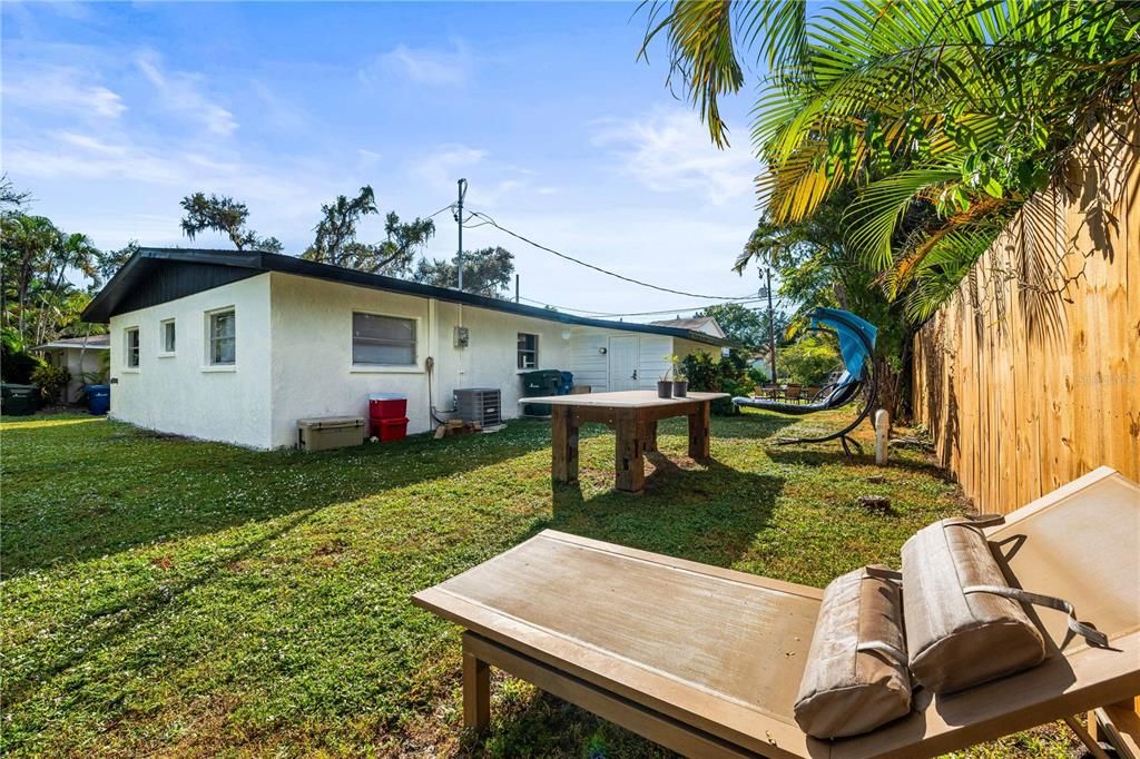 For Sale: $349,000 (3 beds, 1 baths, 1018 Square Feet)