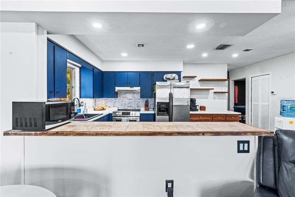 For Sale: $349,000 (3 beds, 1 baths, 1018 Square Feet)